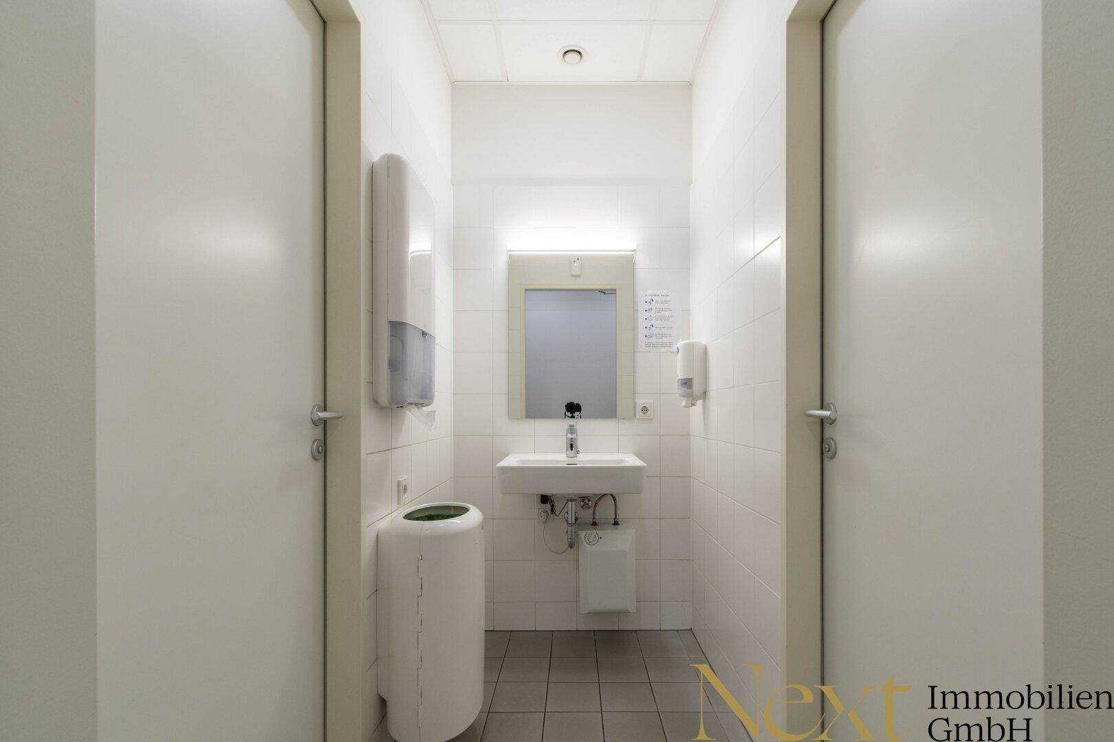 Toilette I