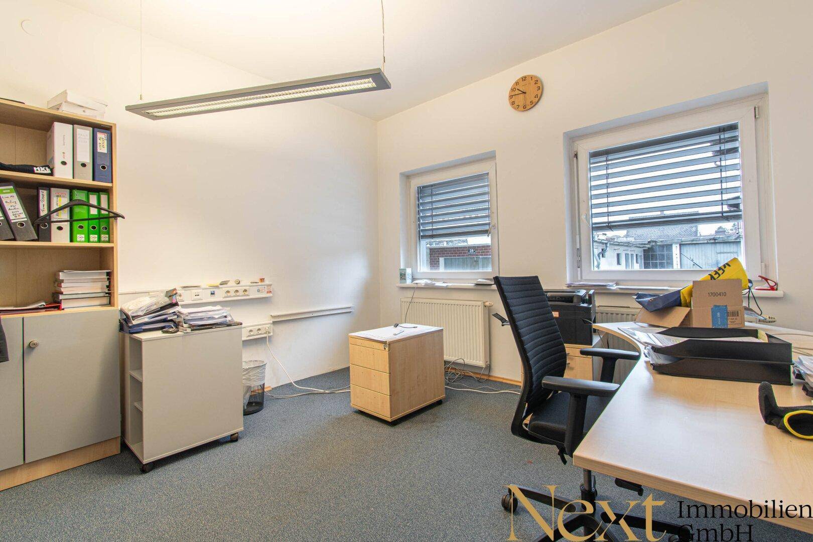 Geschäfts-/Büro-/Lagerfläche (Widmung K) mit Parkplätzen &amp; optimaler Sichtbarkeit in Leonding zu vermieten! – pohled 4