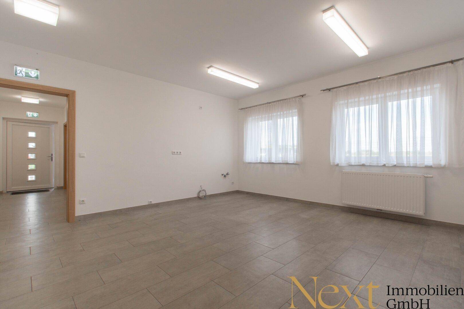 Neuwertige Gewerbehalle mit großer Freifläche im Betriebsbaugebiet von Perg zu vermieten! - Ansicht 6