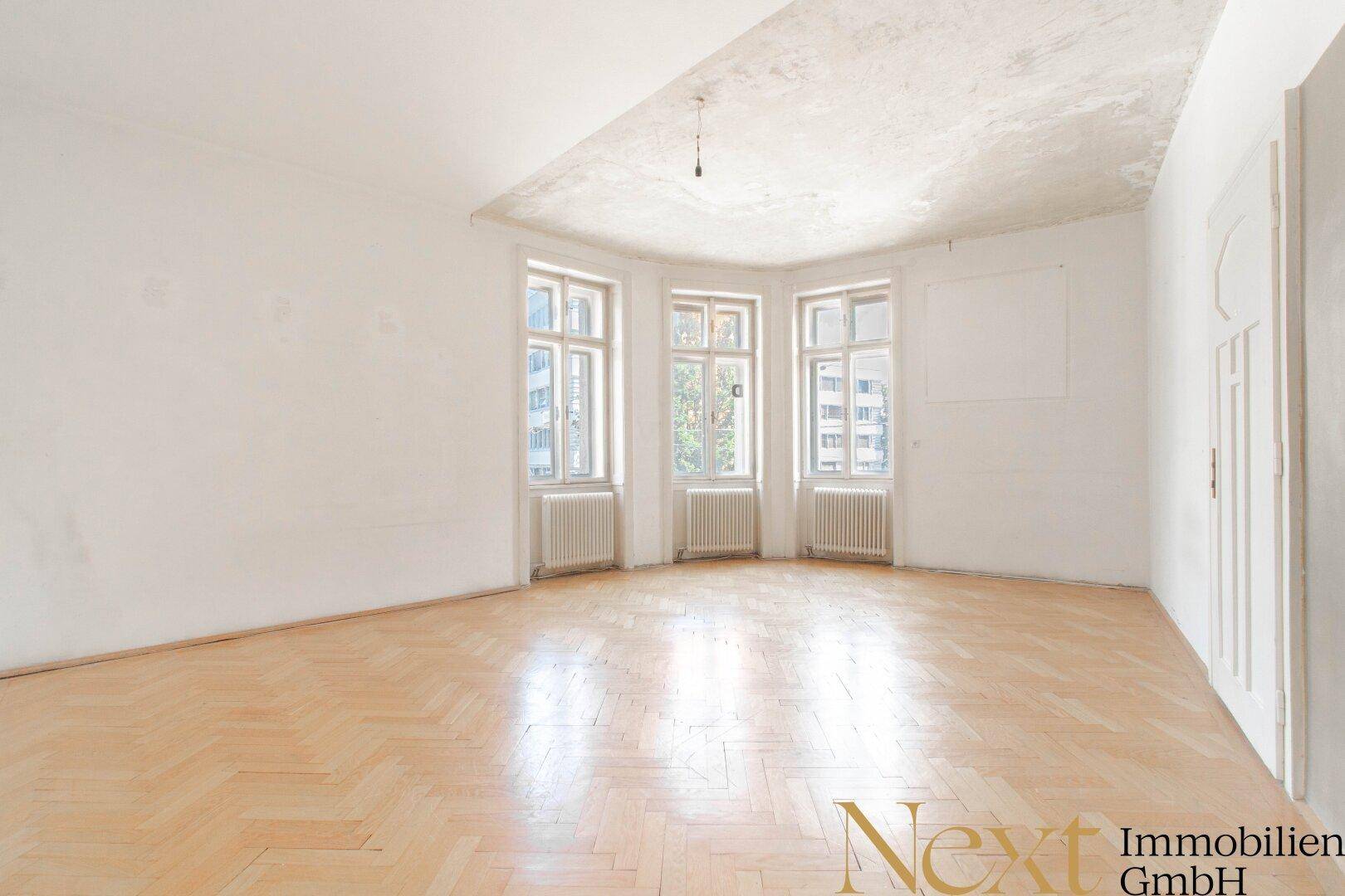 Zentral gelegene, teilweise sanierungsbedürftige Altbauwohnung mit Loggia in Linz zu verkaufen! - Widok 2