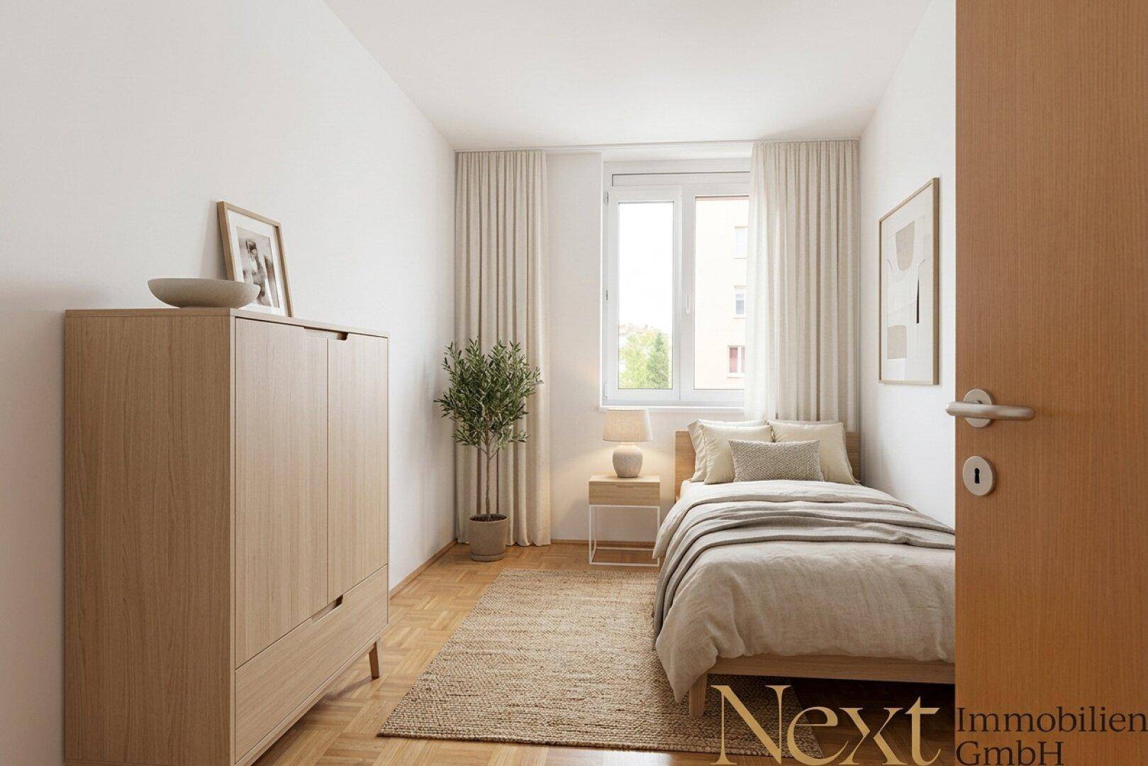 Helles Kinder- oder Gästezimmer mit Einzelbett, Parkettboden und Fenster mit Blick ins Grüne.