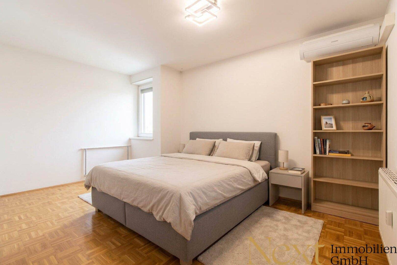 Schlafzimmer (KI möbliert)