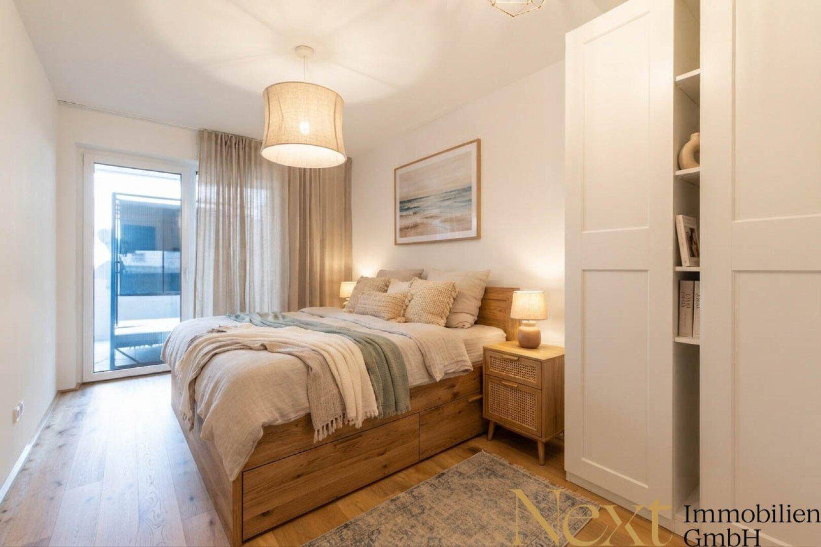 Schlafzimmer II (KI möbliert)