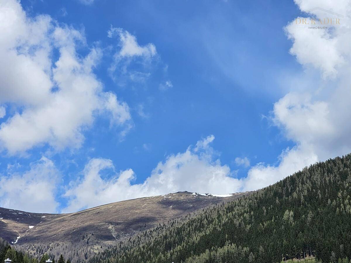 Aussicht auf die Berge vor dem Haus