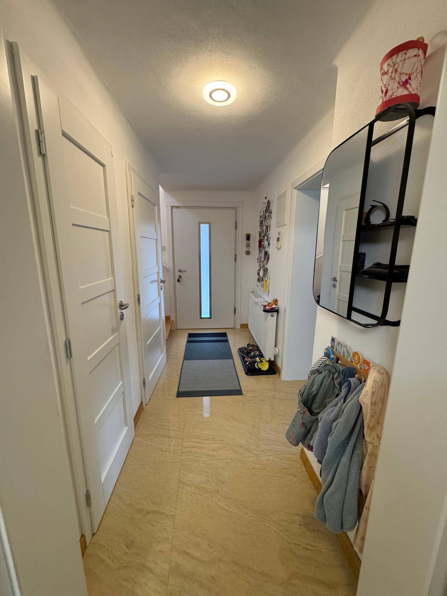 Einfamilienhaus mit großzügigen Terrassen Garten und Garage in Hallwang - Ansicht 5