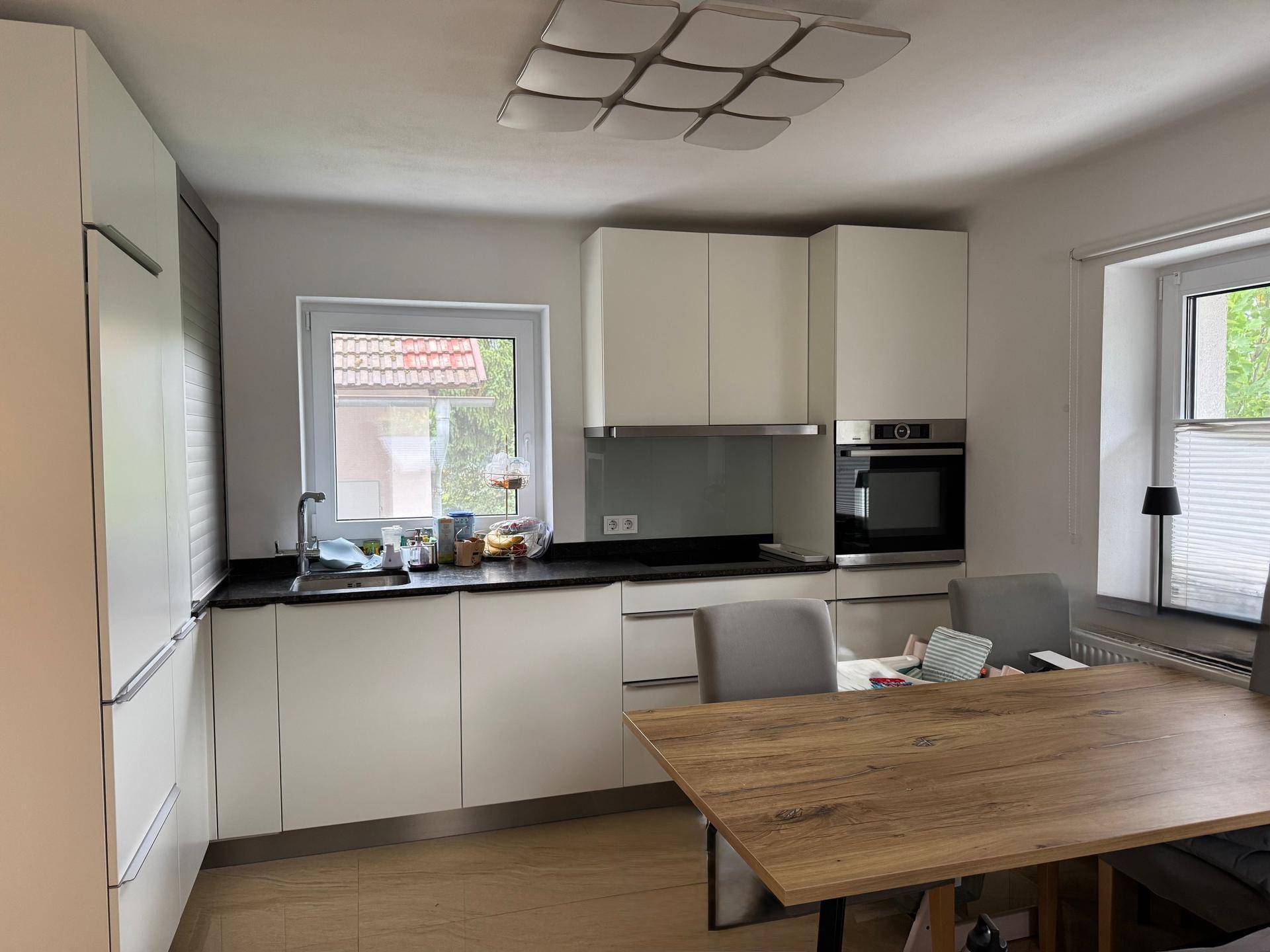 Einfamilienhaus mit großzügigen Terrassen Garten und Garage in Hallwang - Ansicht 3