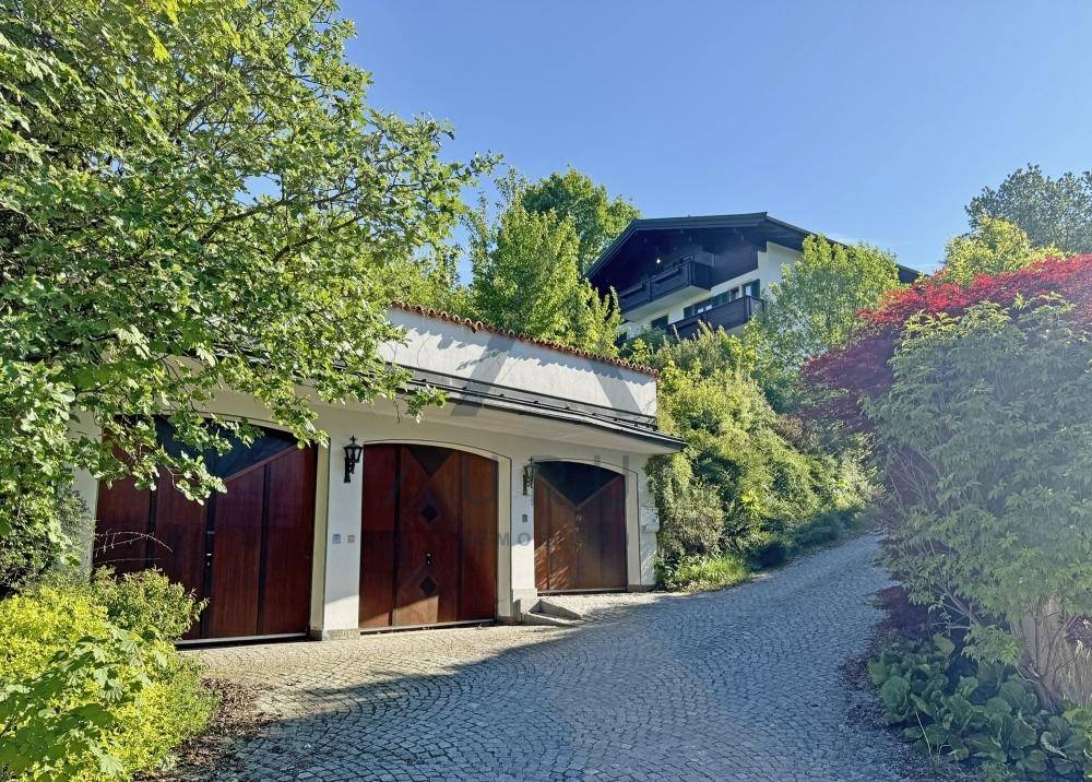Grundstück mit Altbestand, Kaiserblick und Bebauungsplan - Mehr