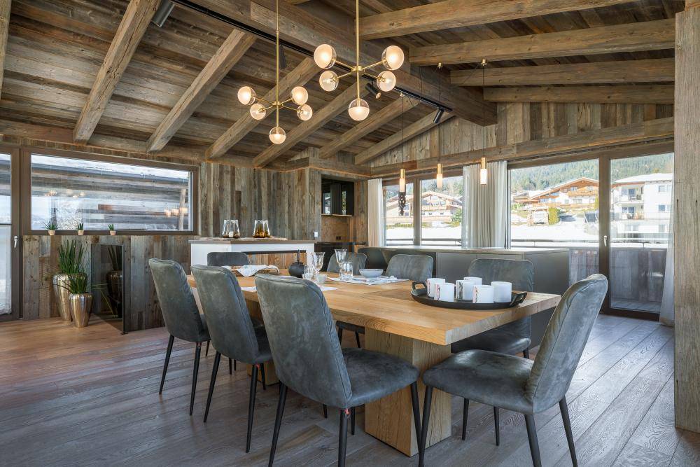 Sonnig - Ruhig - Aussichtslage: Edel möbliertes Chalet - Mehr