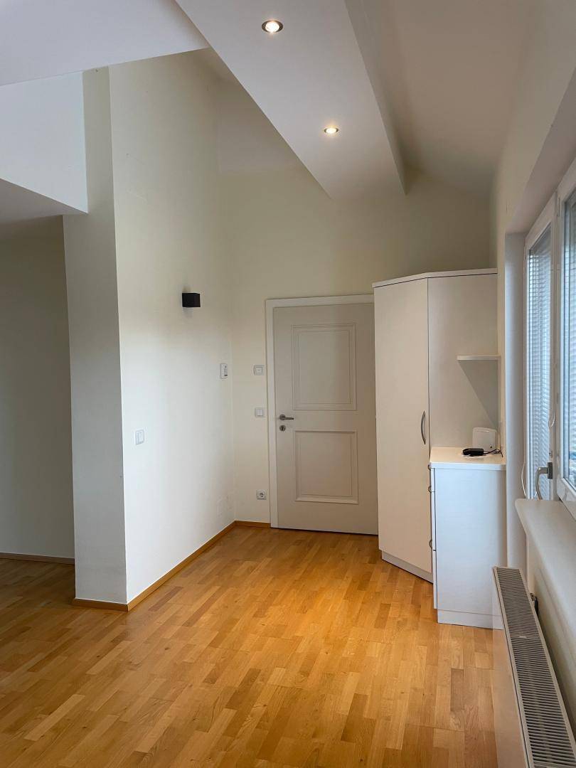 Wundervolle 2-Zimmer-Wohnung mit herrlicher Terrasse - Ansicht 3