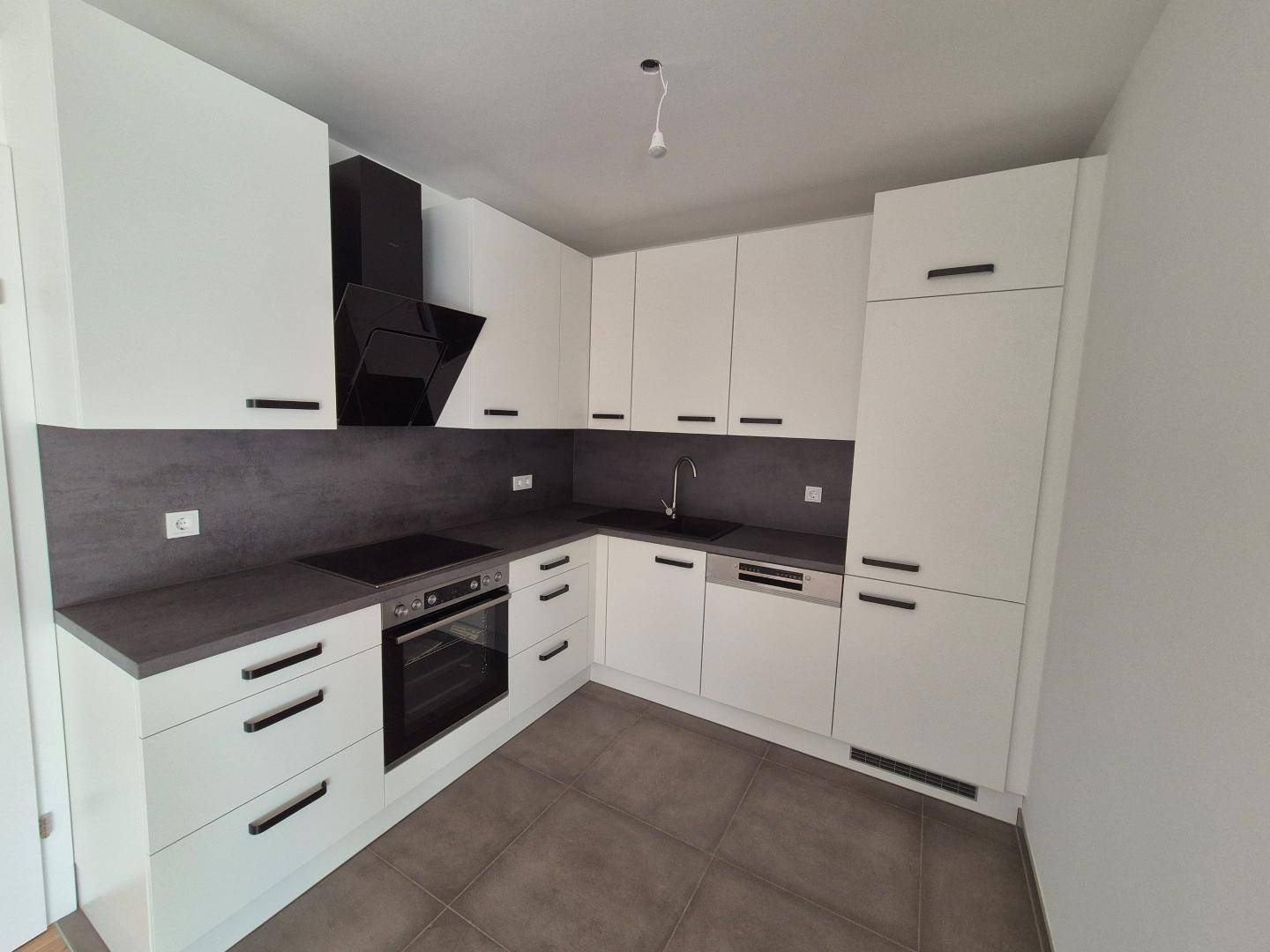 Neubau!!!! ruhige 2 Zimmer Gartenwohnung - Ansicht 2