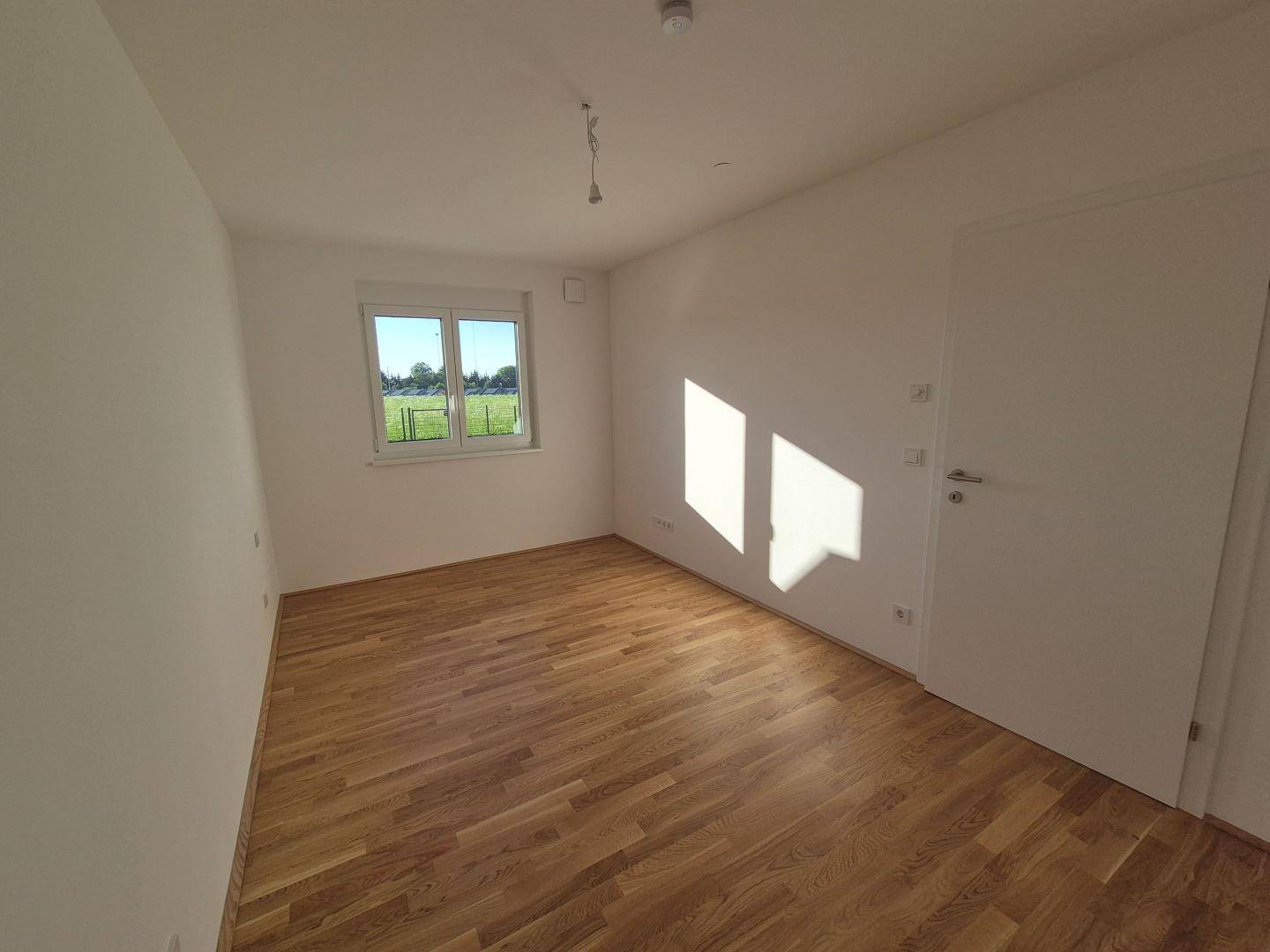 Neubau!!!! ruhige 2 Zimmer Gartenwohnung - Ansicht 4