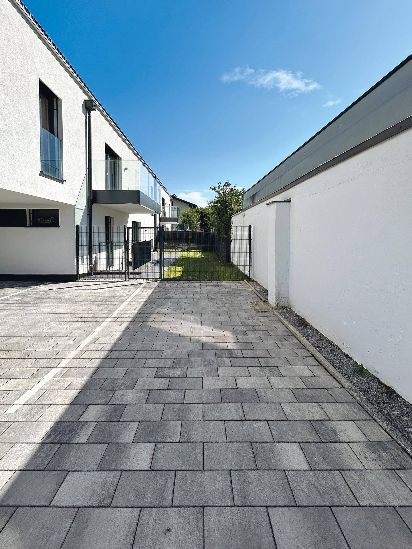 Aussen-Abstellplatz inklusive
