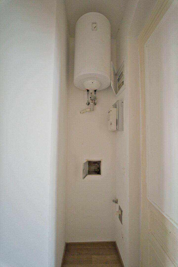 Warmwasserboiler und Waschmaschinenanschluss