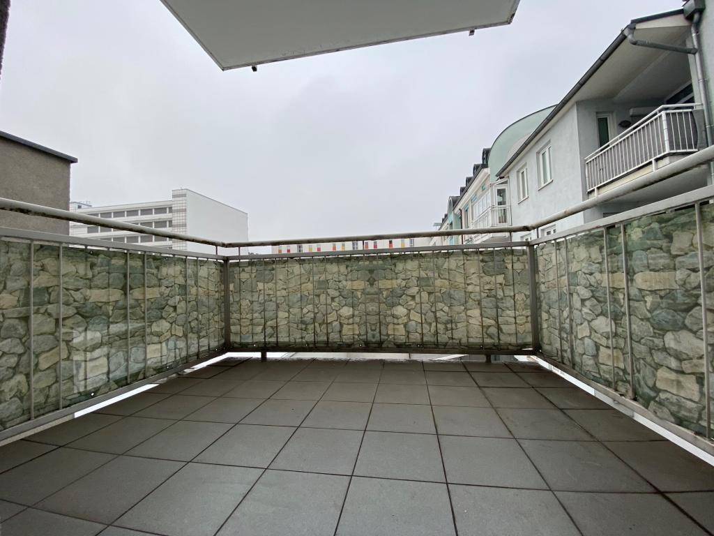hofseitiger Balkon