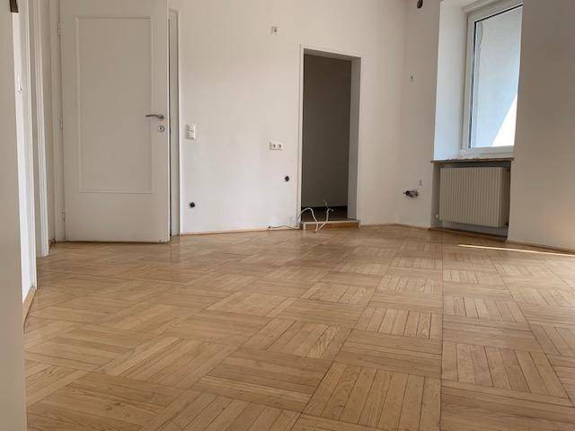 Wohn- Esszimmer mit Küchenbereich