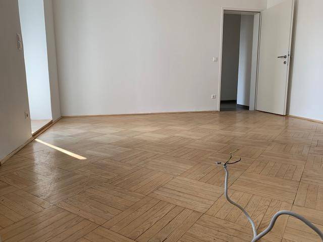 Wohn- Esszimmer mit Küchenbereich