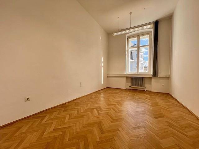 Klimatisiertes Altbaubüro mit ca. 207 m² direkt am Linzer Taubenmarkt - Mehr