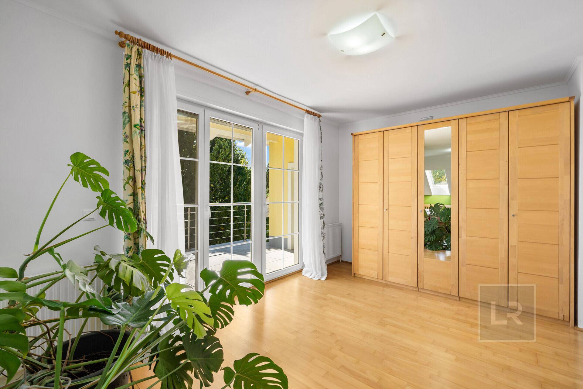Zimmer mit Ausgang auf die Terrasse