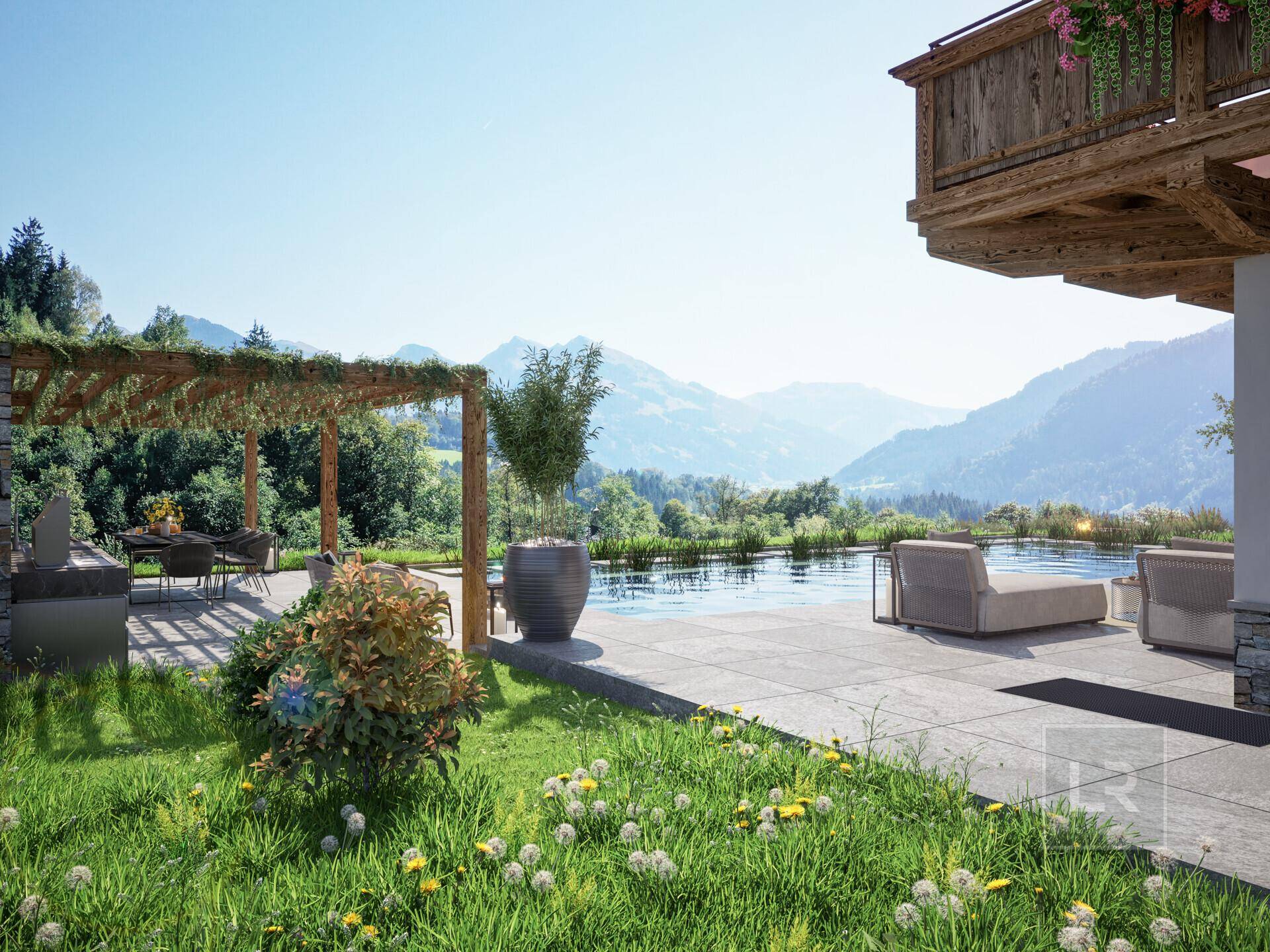 Idyllischer Gartenbereich mit Rasenfläche, Pool und Liegeflächen, umgeben von einer malerischen Bergkulisse.