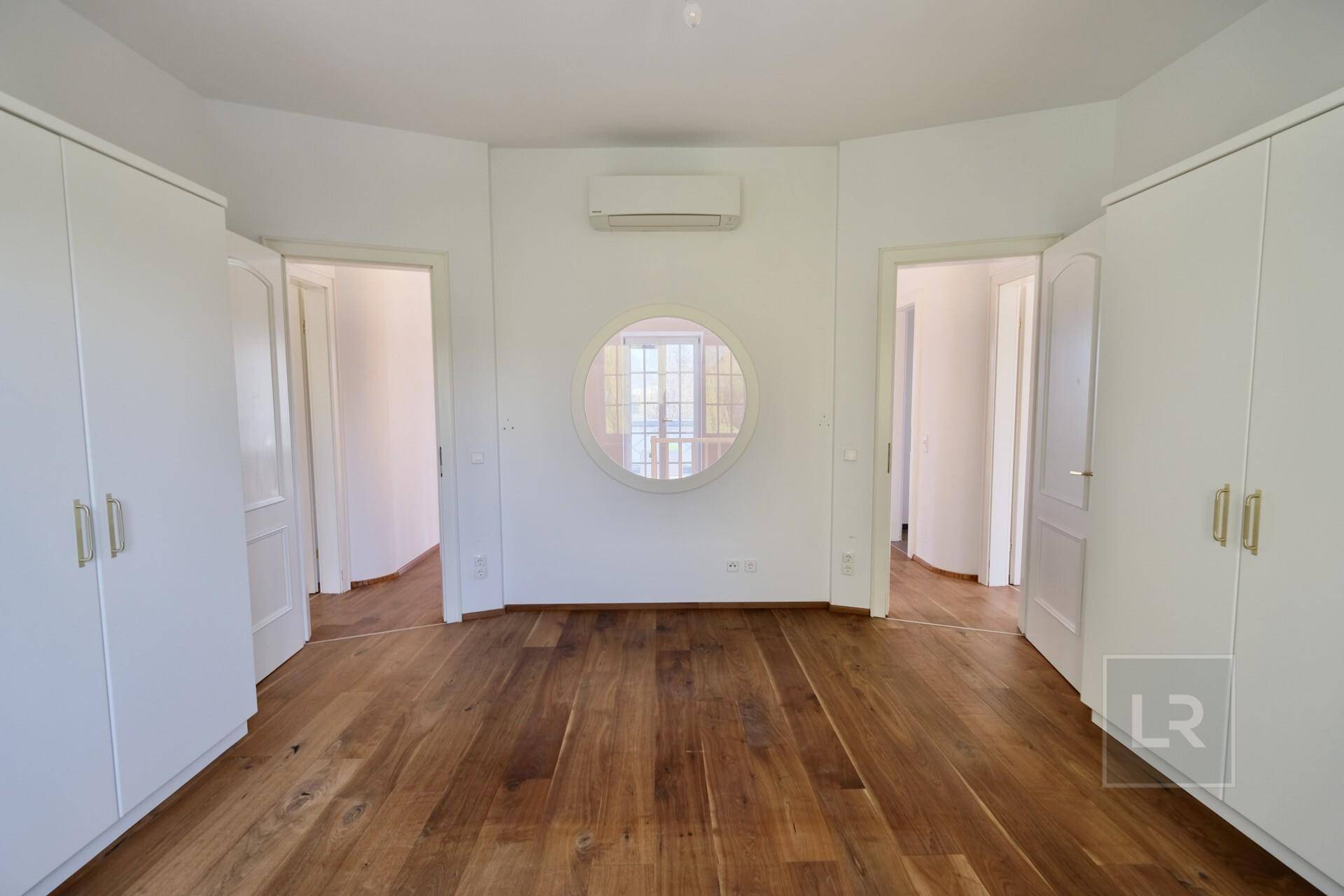 Schlafzimmer mit Gartenblick