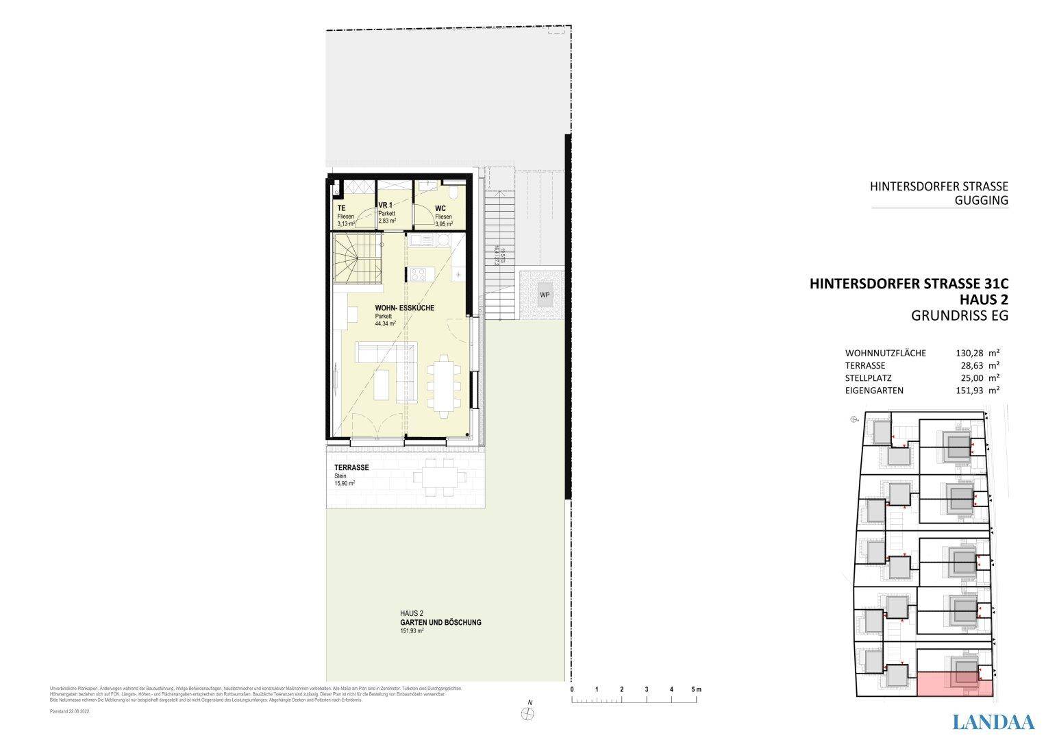 Grundriss des Erdgeschosses von Haus 2 mit offenem Wohn-Essbereich und Terrasse.