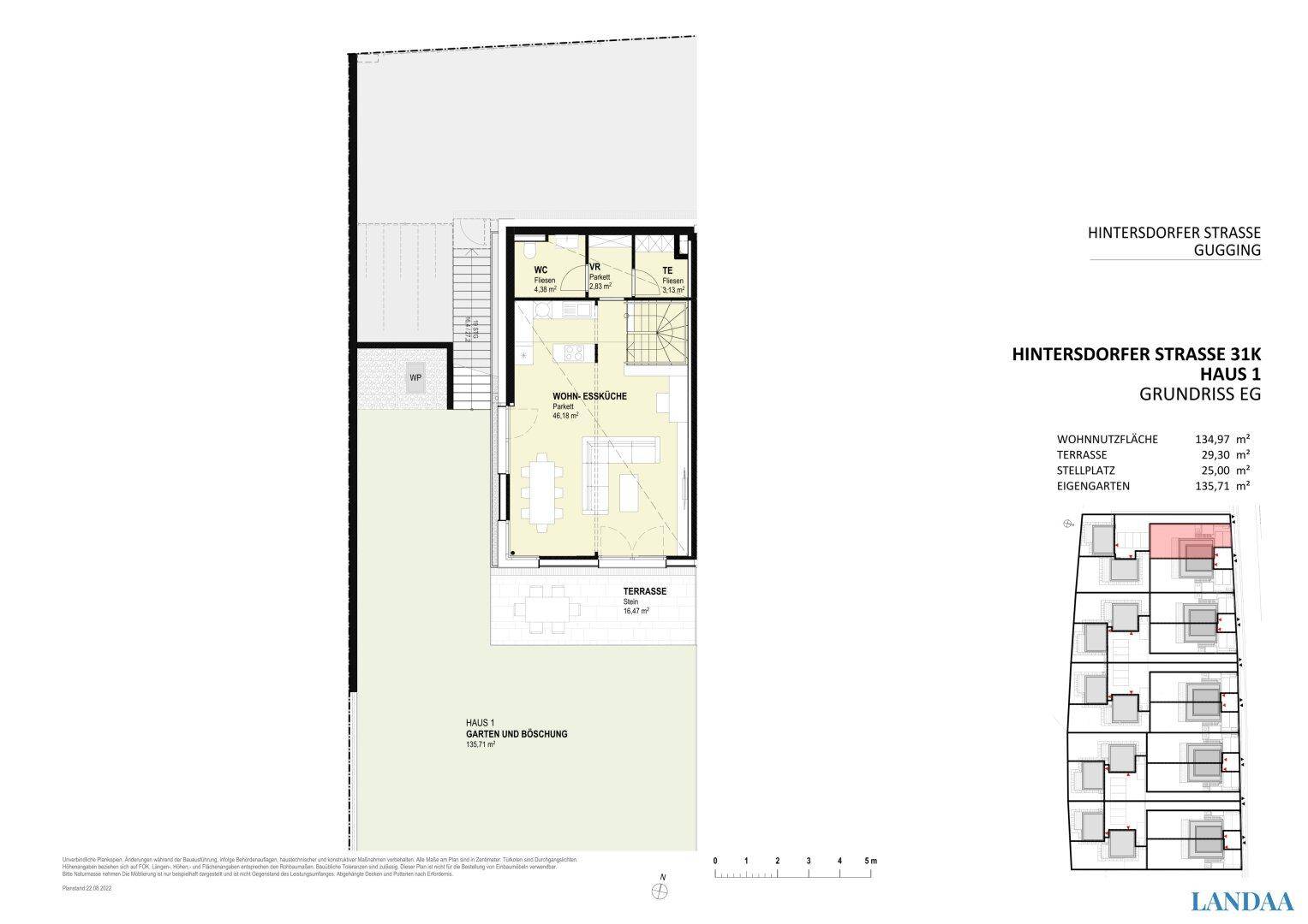 Grundriss des Erdgeschosses von Haus 1 mit Wohn-Essküche, WC und Terrasse.
