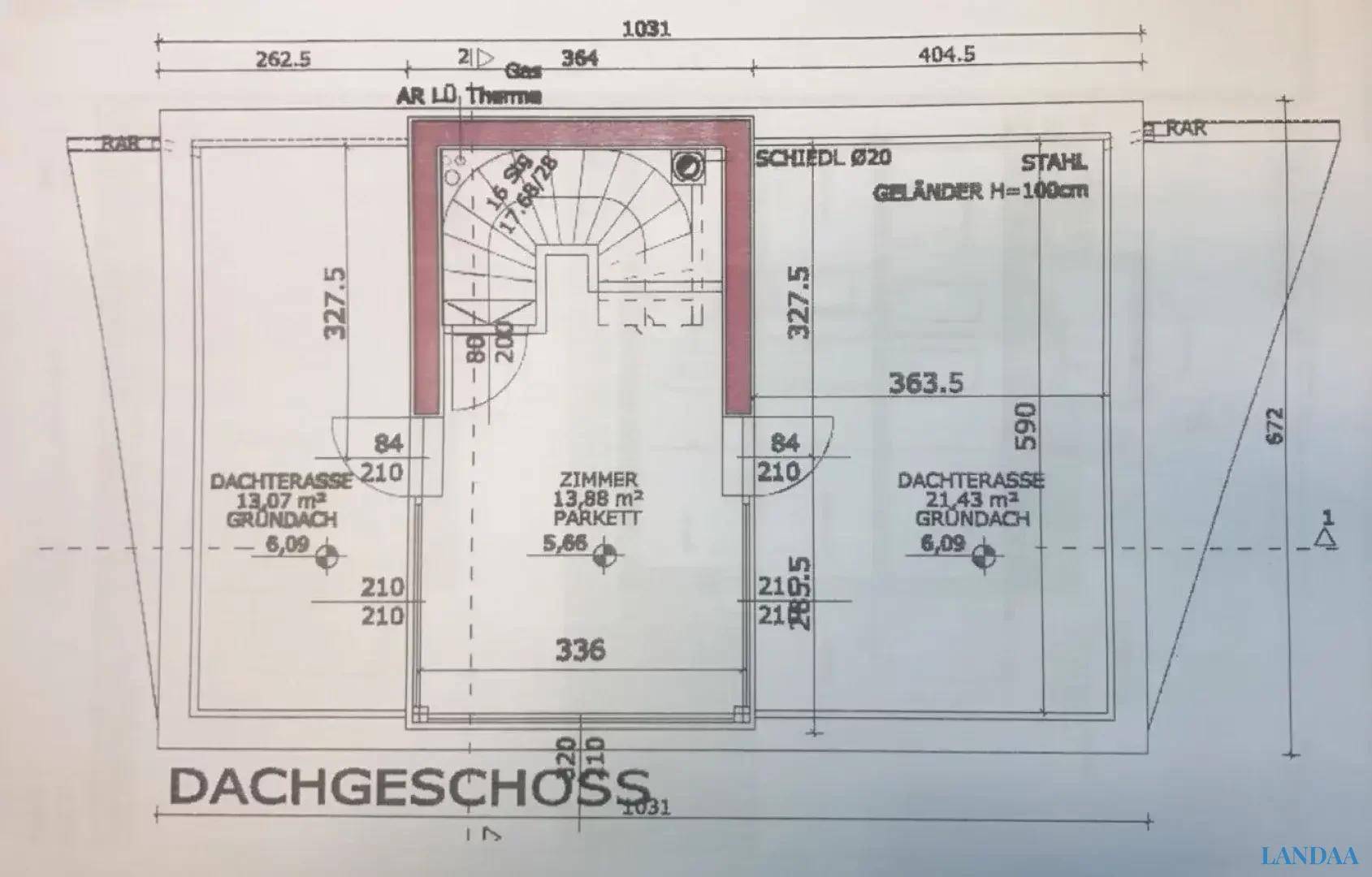 Grundriss des Dachgeschosses mit einem Zimmer und zwei großzügigen Dachterrassen.