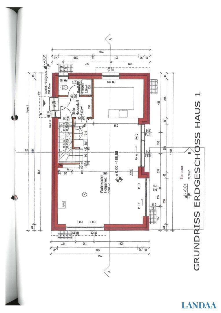 Grundriss des Erdgeschosses von Haus 1 mit Wohnküche, Zimmer und Terrasse.