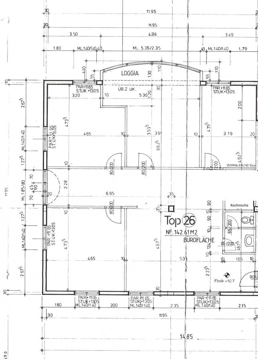 Detaillierter Grundriss mit Maßen und Raumaufteilung, inklusive Loggia und Bürofläche.