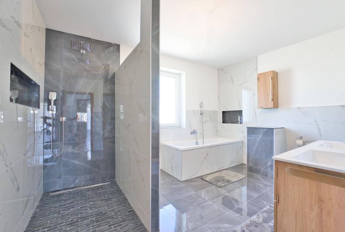 Badezimmer OG