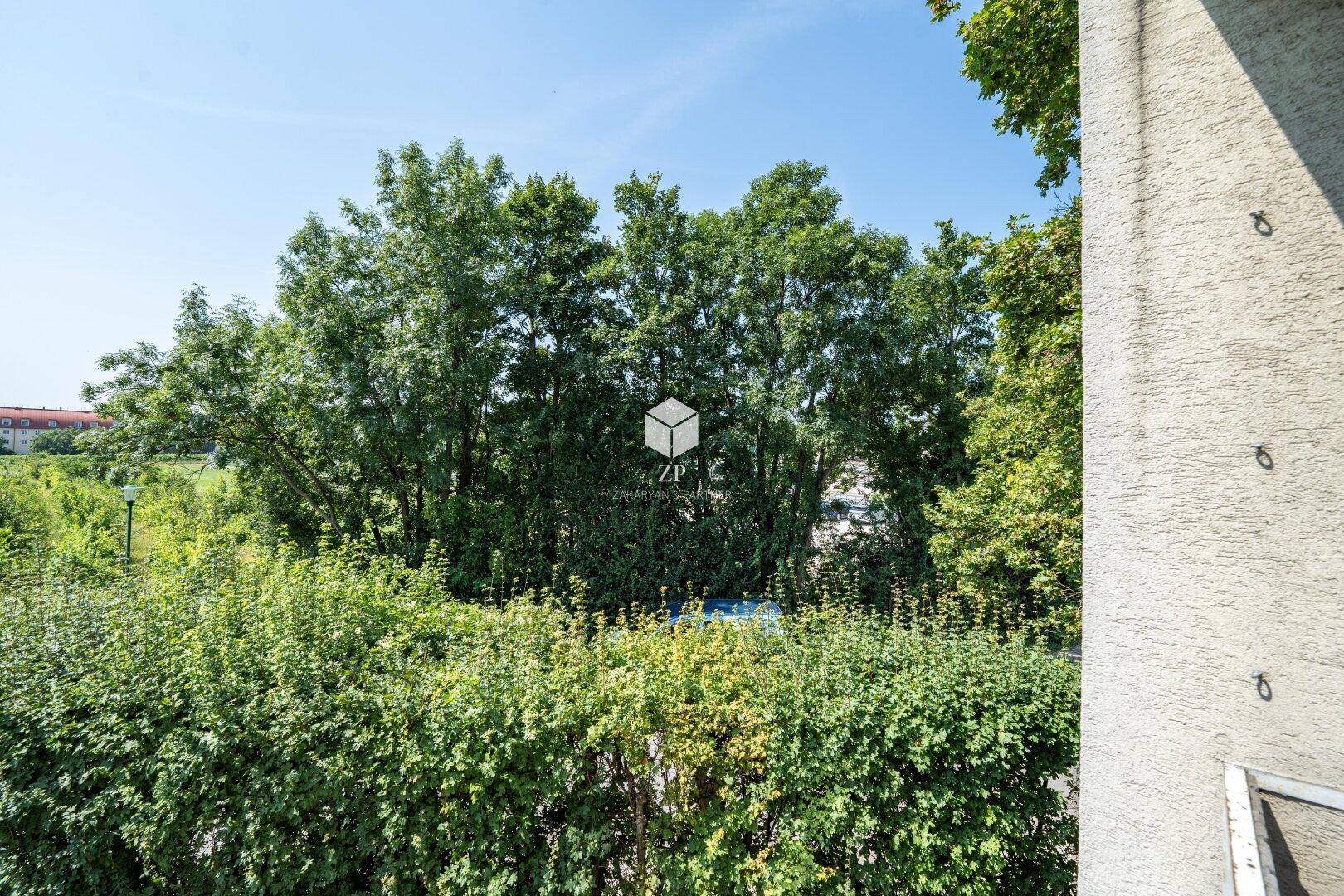 Loggia mit Grünblick