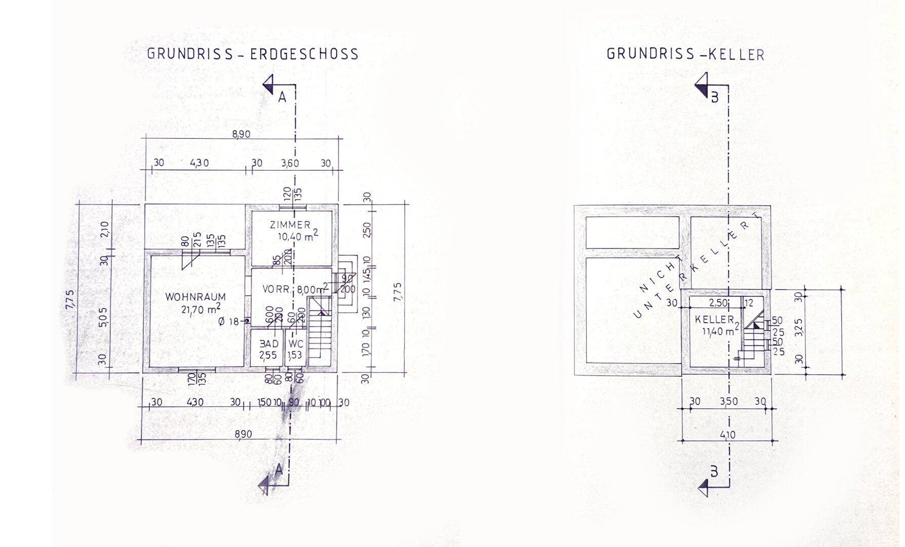 Grundriss des Erdgeschosses und Kellers mit Raumaufteilung und Bemaßungen.