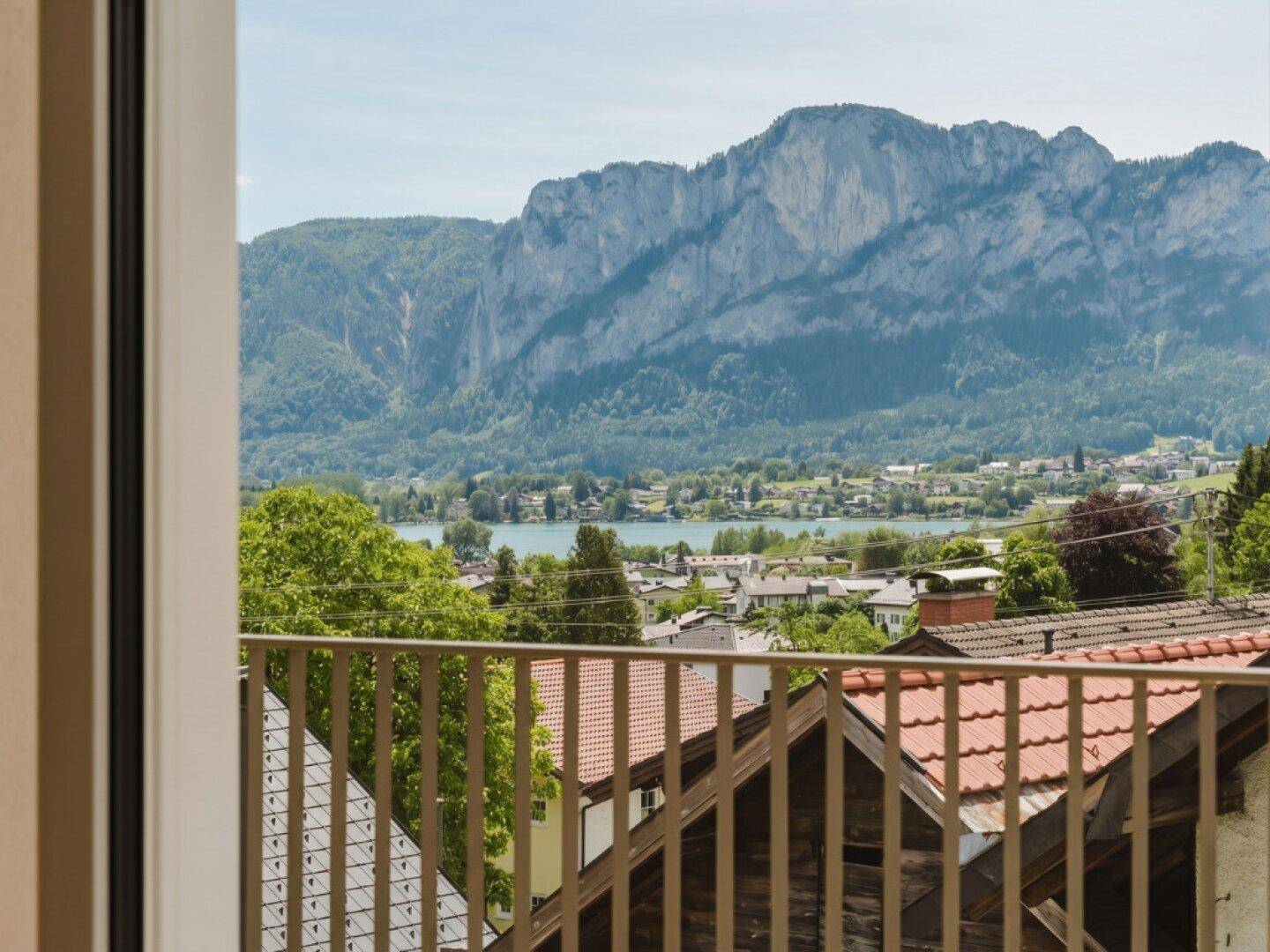Neu entstandene Doppelhaushälfte. Wo Garten, Ruhe und der Mondsee zum Alltag gehören - Ansicht 6