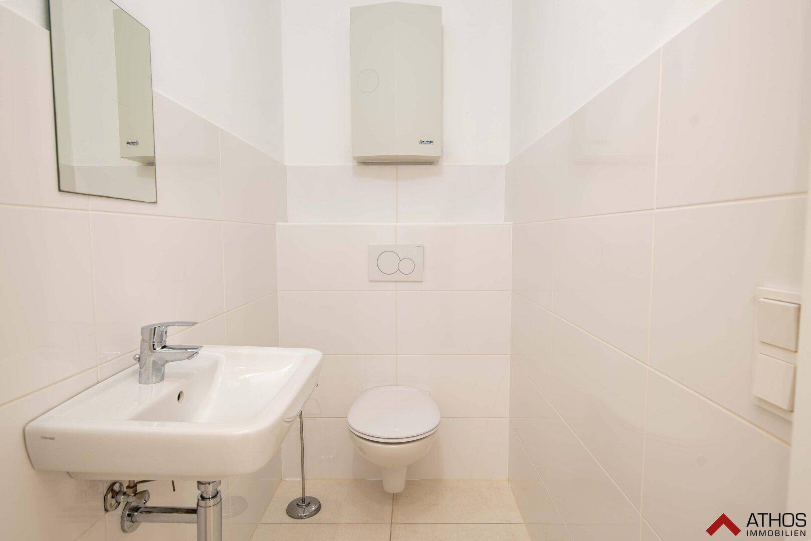 WC mit Waschbecken