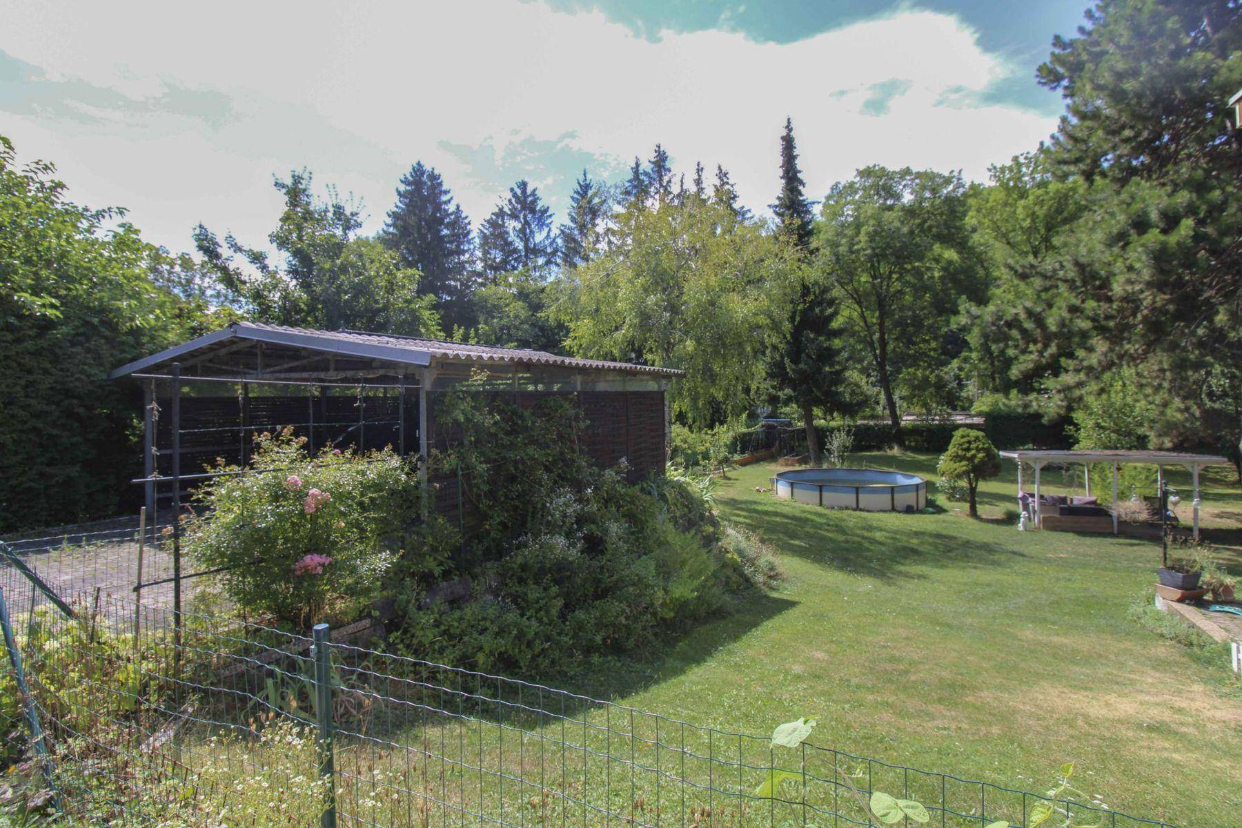 Carport mit Garten