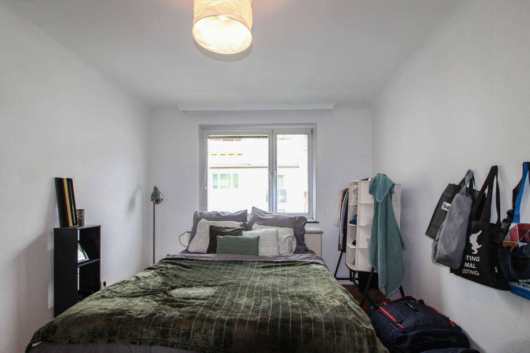 Schlafzimmer 1