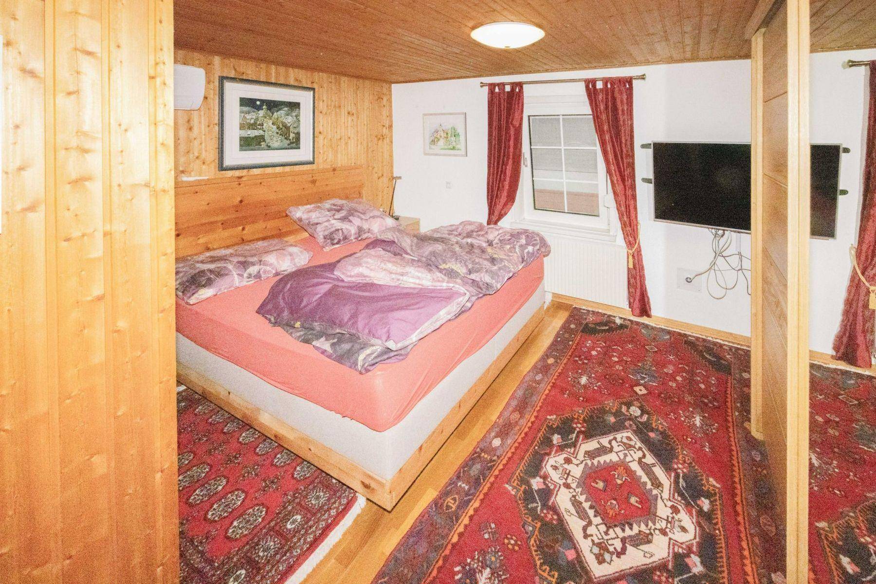 Schlafzimmer 6