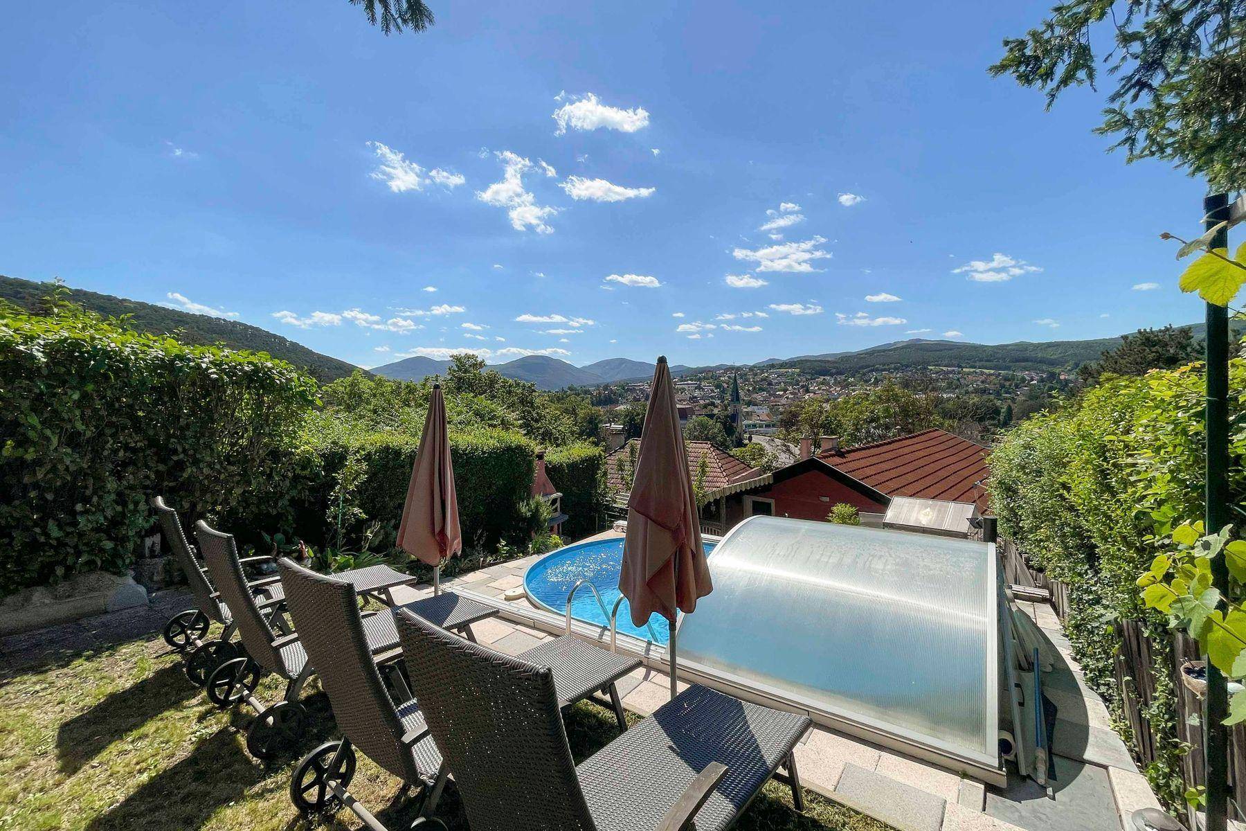 Pool mit Ausblick