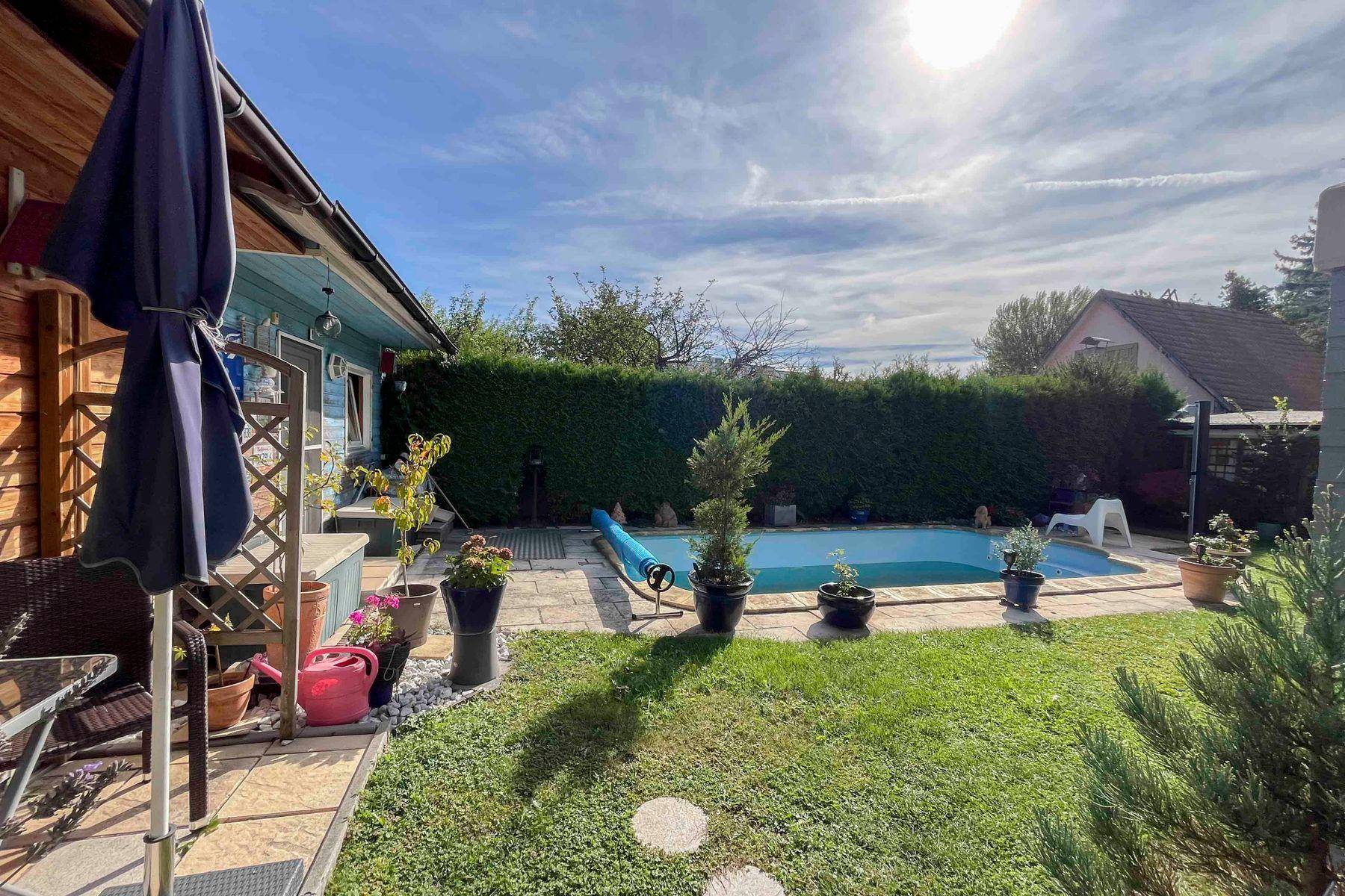 Pool03