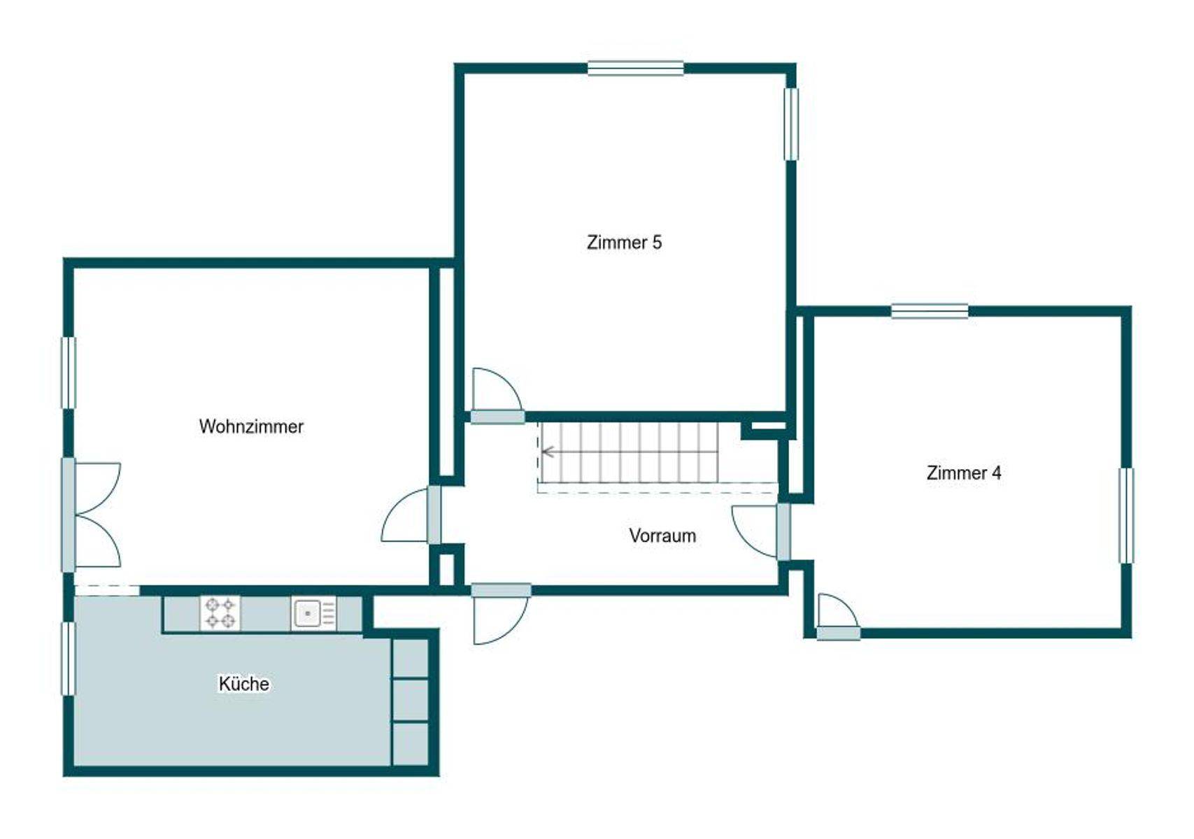 Grundriss des Obergeschosses mit Wohnzimmer, Küche, zwei weiteren Zimmern und Balkonzugang.