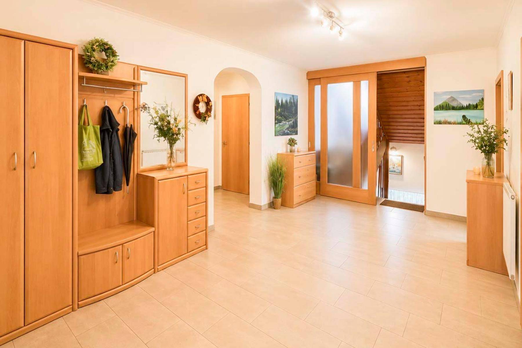 Charmanter Bungalow mit traumhaftem Garten &amp; Pool in der Maria-Theresien-Siedlung - Mehr