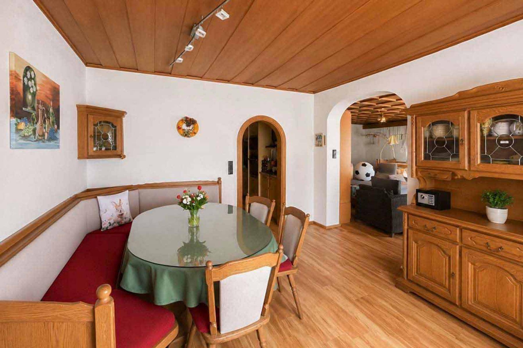 Charmanter Bungalow mit traumhaftem Garten &amp; Pool in der Maria-Theresien-Siedlung - Ansicht 4