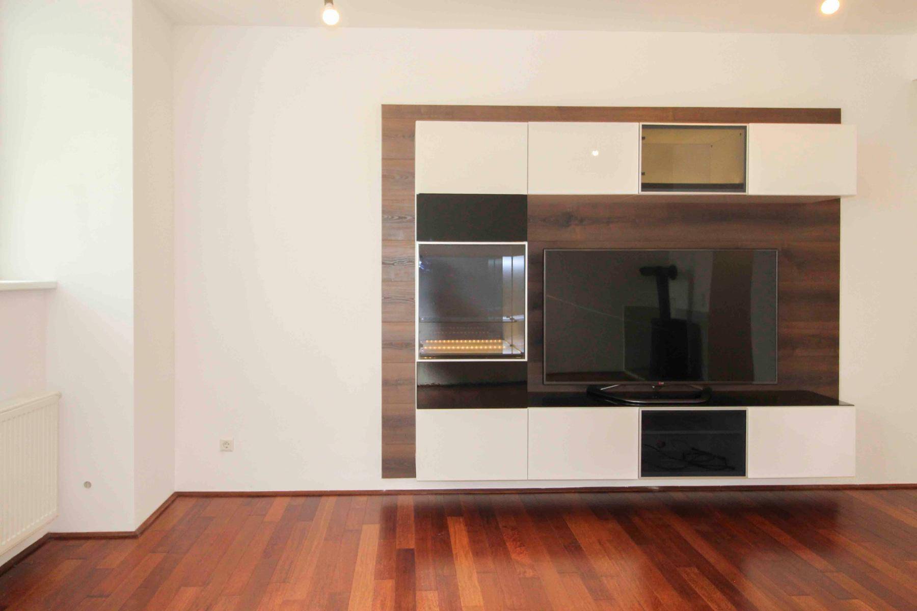 Schöne barrierearme 2 Zimmerwohnung mit Garten und Garage – pohled 3