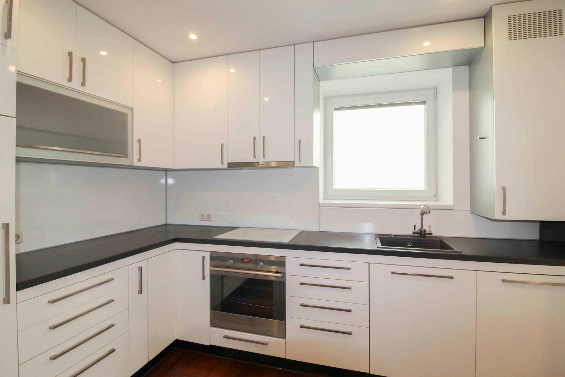 Schöne barrierearme 2 Zimmerwohnung mit Garten und Garage – pohled 5