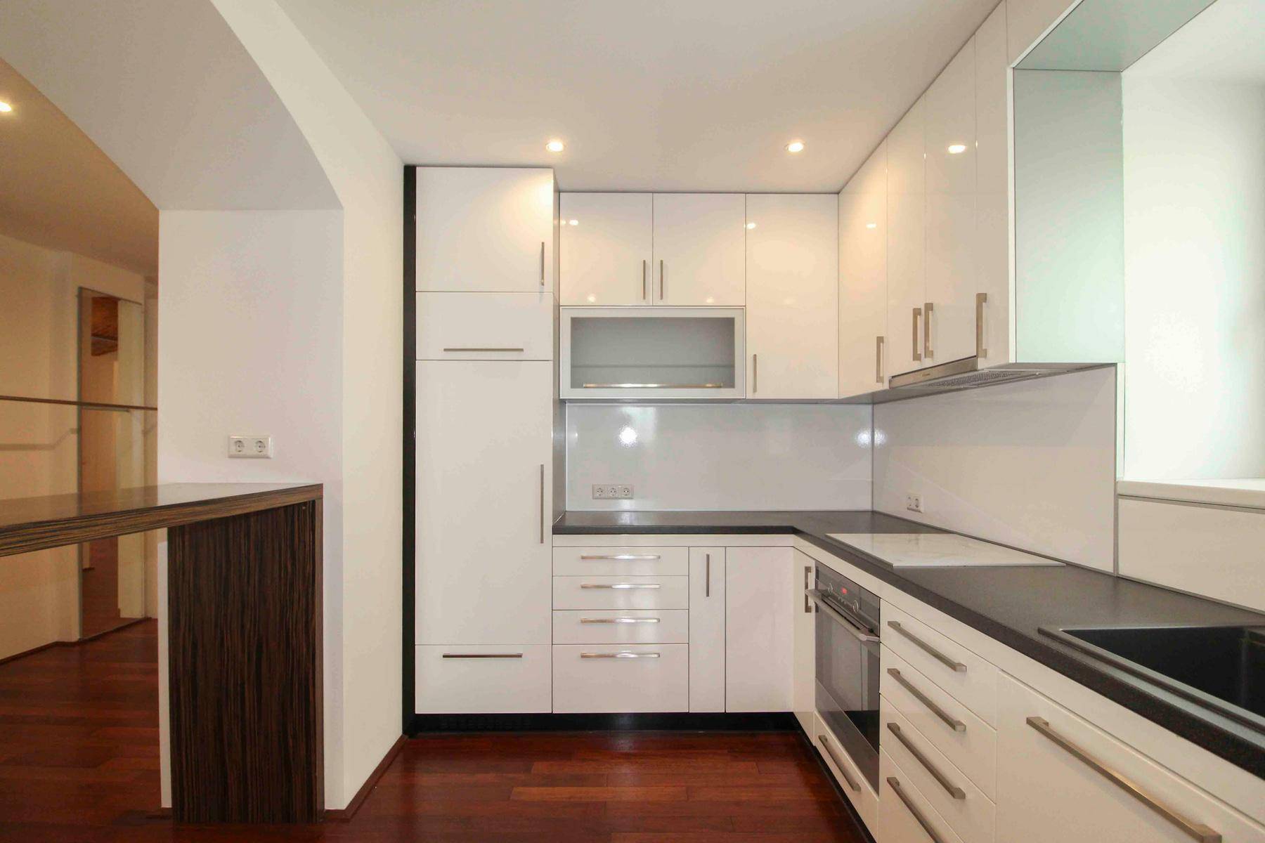 Schöne barrierearme 2 Zimmerwohnung mit Garten und Garage – pohled 6