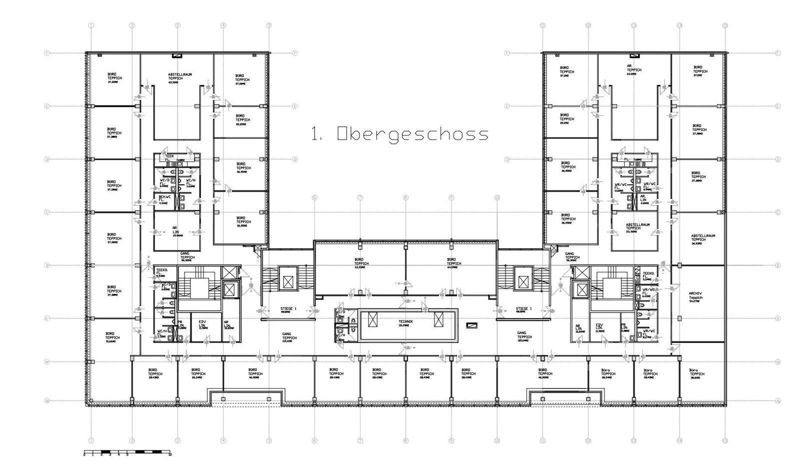 Detaillierter Grundriss des ersten Obergeschosses mit verschiedenen Büroräumen und Gemeinschaftsbereichen.