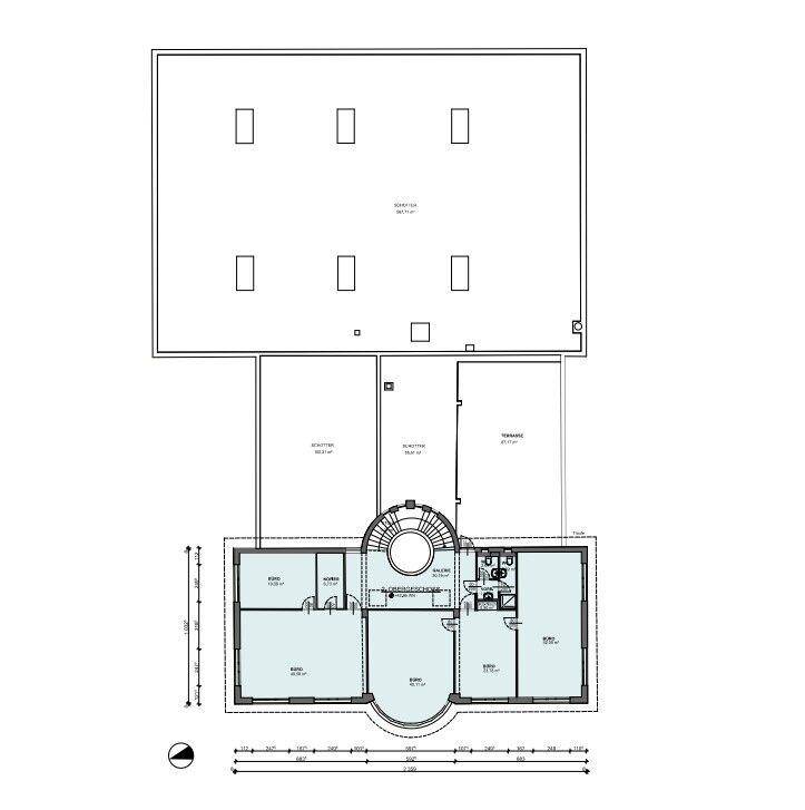 Grundriss des Untergeschosses mit Lagerflächen, Technikräumen und einer Wendeltreppe.