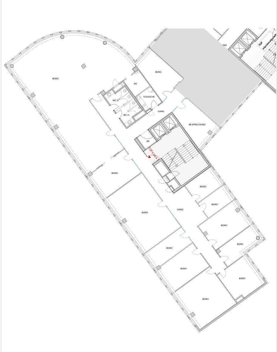 Grundriss eines Bürogeschosses mit verschiedenen Büroräumen, Besprechungszimmer und Sanitäranlagen.