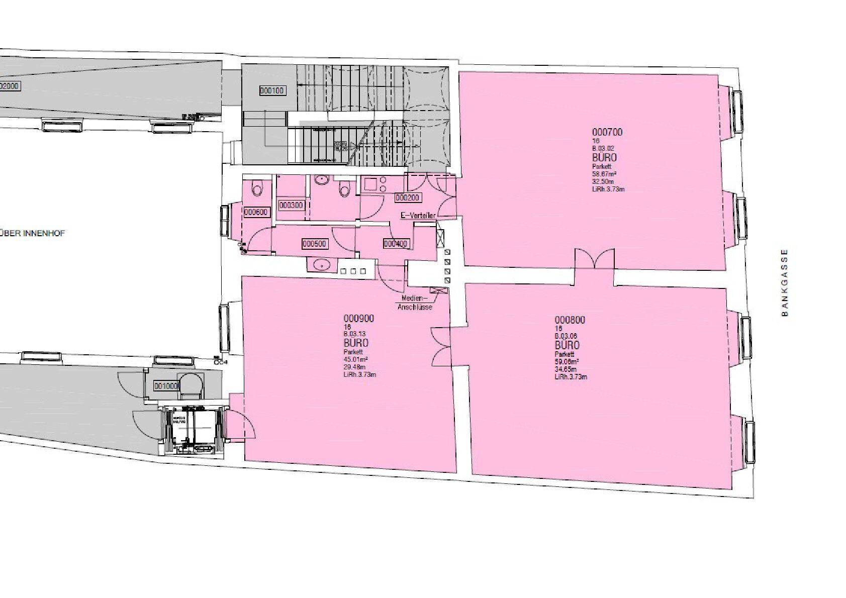 Detaillierter Grundriss mit mehreren Büroräumen, Sanitäranlagen und Treppenhaus.