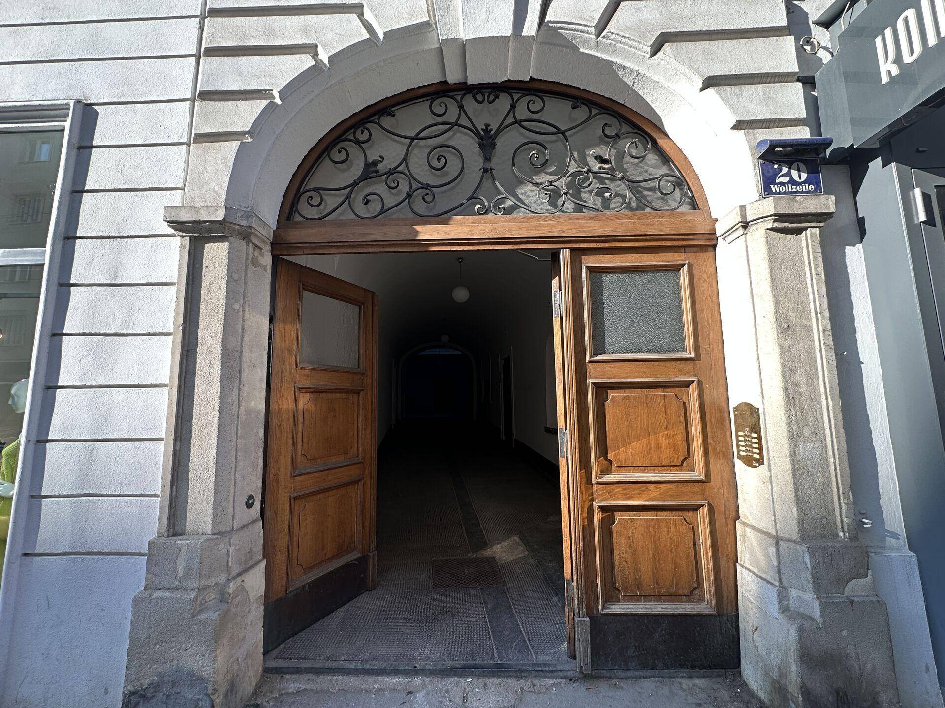 Grundrissplan für ein Büro mit ca. 204 m² im ersten Obergeschoss.